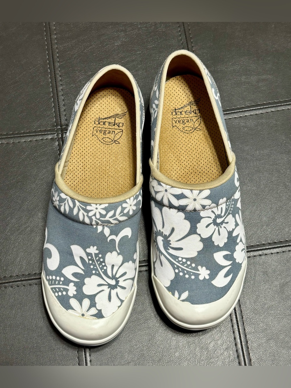 Dansko Light Blue/White Vegan Canvas Hibiscus Print Clog Size 41 - Picture 9 of 16